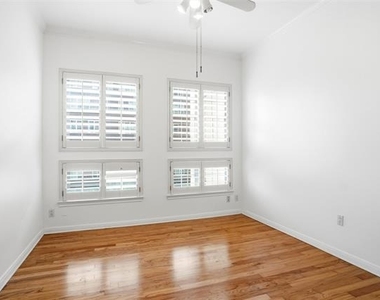 3225 Turtle Creek Boulevard - Photo Thumbnail 15
