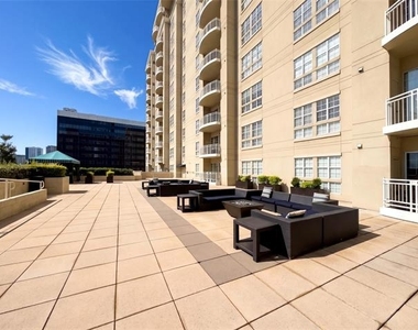 3225 Turtle Creek Boulevard - Photo Thumbnail 18
