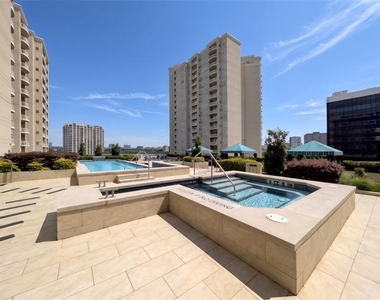 3225 Turtle Creek Boulevard - Photo Thumbnail 20