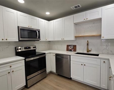 1114 Sage Brush Trail - Photo Thumbnail 7