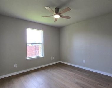 1114 Sage Brush Trail - Photo Thumbnail 13