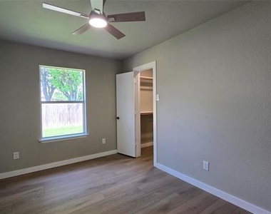 1114 Sage Brush Trail - Photo Thumbnail 11