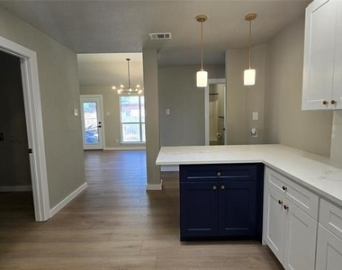 1114 Sage Brush Trail - Photo Thumbnail 8