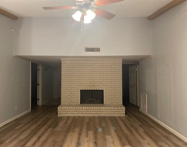 1425 Natchez Drive - Photo Thumbnail 15