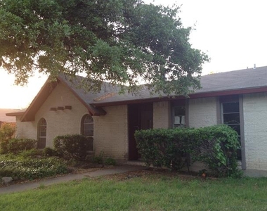 1425 Natchez Drive - Photo Thumbnail 1