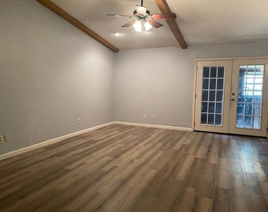 1425 Natchez Drive - Photo Thumbnail 11