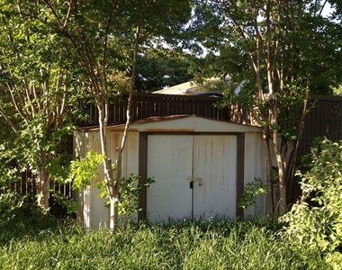 1425 Natchez Drive - Photo Thumbnail 17