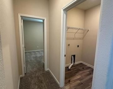1707 Cotton Blossom Lane - Photo Thumbnail 13