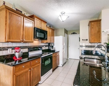 204 Lochwood Drive - Photo Thumbnail 2