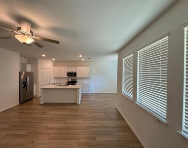1105 Daffodil Street - Photo Thumbnail 10