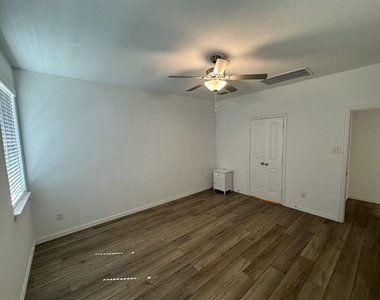 1105 Daffodil Street - Photo Thumbnail 18