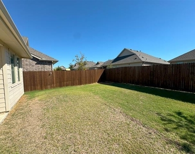 1105 Daffodil Street - Photo Thumbnail 27
