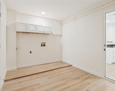 109 Sunset Drive - Photo Thumbnail 3