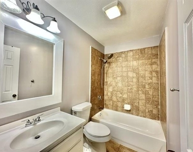 5617 Espanola Drive - Photo Thumbnail 12