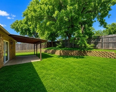 5617 Espanola Drive - Photo Thumbnail 14
