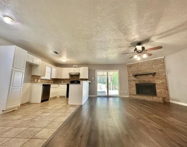 5617 Espanola Drive - Photo Thumbnail 3