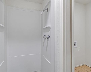 210 Rolston Road - Photo Thumbnail 7