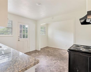 2848 Beasley Drive - Photo Thumbnail 3