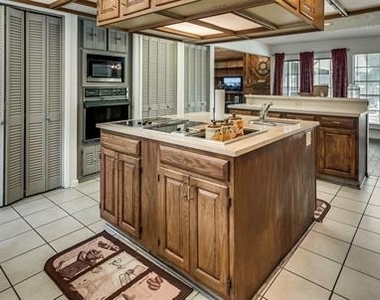 301 Centennial Boulevard - Photo Thumbnail 5