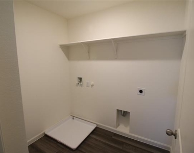 1246 Herring Drive - Photo Thumbnail 29