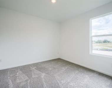 201 Cattail Lane - Photo Thumbnail 16