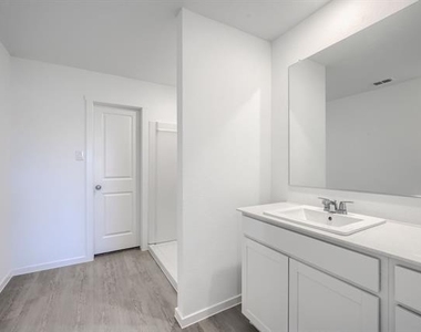 201 Cattail Lane - Photo Thumbnail 11