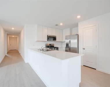 201 Cattail Lane - Photo Thumbnail 4