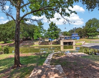 4202 Indian Creek Court - Photo Thumbnail 3