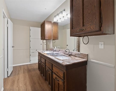 4202 Indian Creek Court - Photo Thumbnail 22