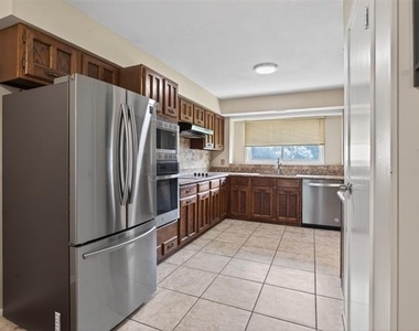 4202 Indian Creek Court - Photo Thumbnail 14