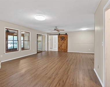 4202 Indian Creek Court - Photo Thumbnail 8
