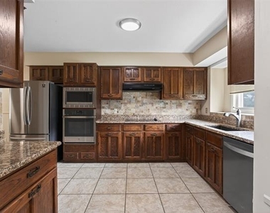 4202 Indian Creek Court - Photo Thumbnail 12