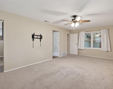 4202 Indian Creek Court - Photo Thumbnail 20