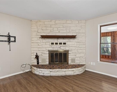 4202 Indian Creek Court - Photo Thumbnail 10