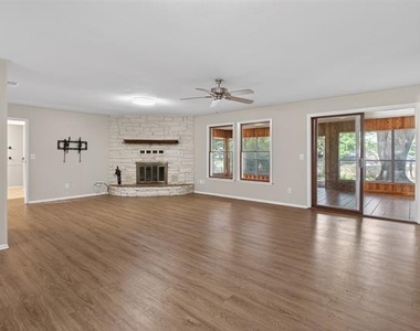 4202 Indian Creek Court - Photo Thumbnail 7