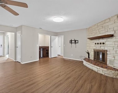 4202 Indian Creek Court - Photo Thumbnail 9