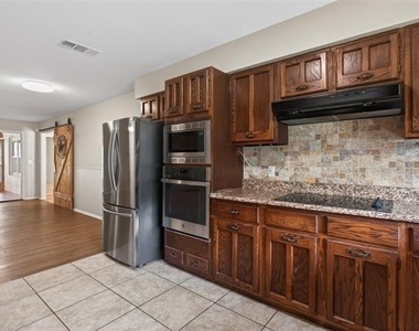 4202 Indian Creek Court - Photo Thumbnail 13
