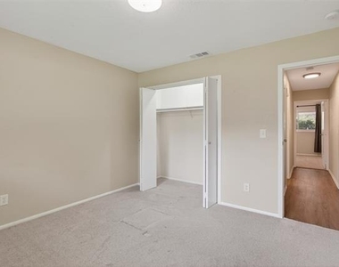 4202 Indian Creek Court - Photo Thumbnail 31