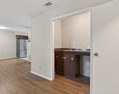 4202 Indian Creek Court - Photo Thumbnail 11