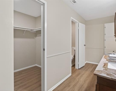4202 Indian Creek Court - Photo Thumbnail 23