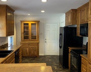 4152 Anita Avenue - Photo Thumbnail 4