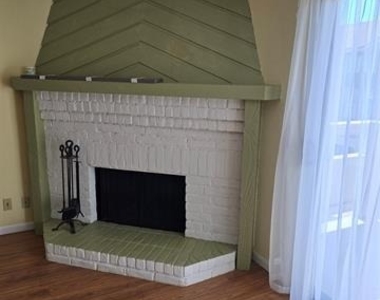 5200 Martel Avenue - Photo Thumbnail 2