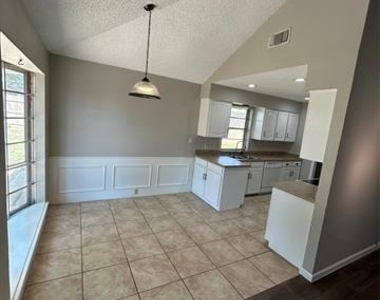 1007 Almond Court - Photo Thumbnail 5