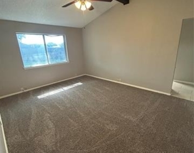 1007 Almond Court - Photo Thumbnail 16