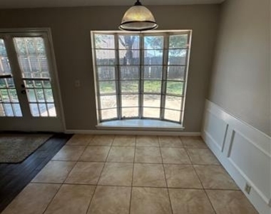 1007 Almond Court - Photo Thumbnail 9