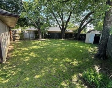 1007 Almond Court - Photo Thumbnail 22
