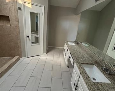 1007 Almond Court - Photo Thumbnail 11