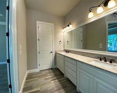 4007 Sioux Court - Photo Thumbnail 9