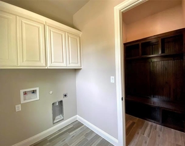 4007 Sioux Court - Photo Thumbnail 11