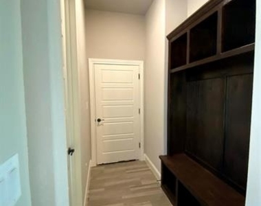 4007 Sioux Court - Photo Thumbnail 15